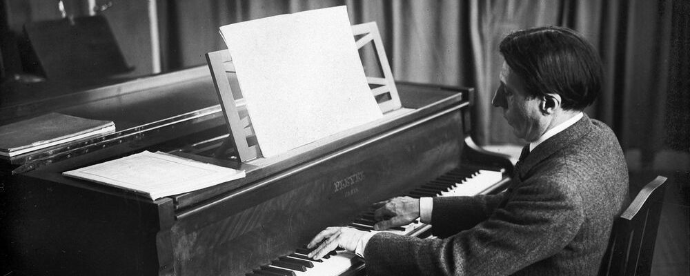 Alfred Cortot plays Stravinsky